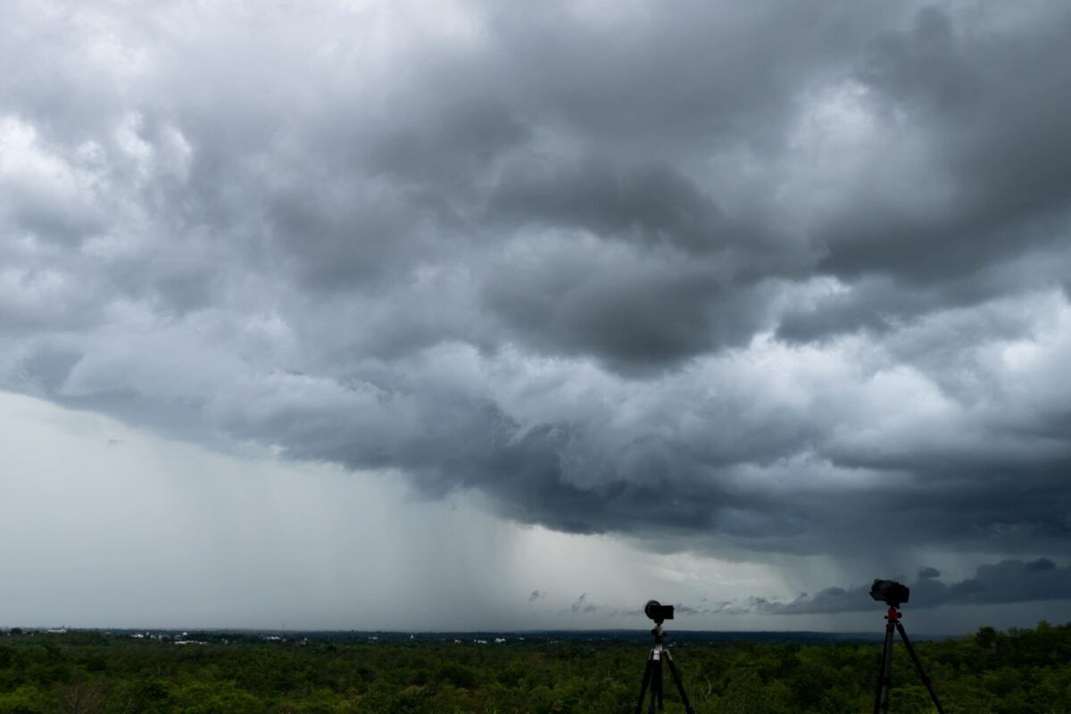 storm-clouds-with-the-rain-nature-environment-dar-2023-11-27-05-34-16-utc